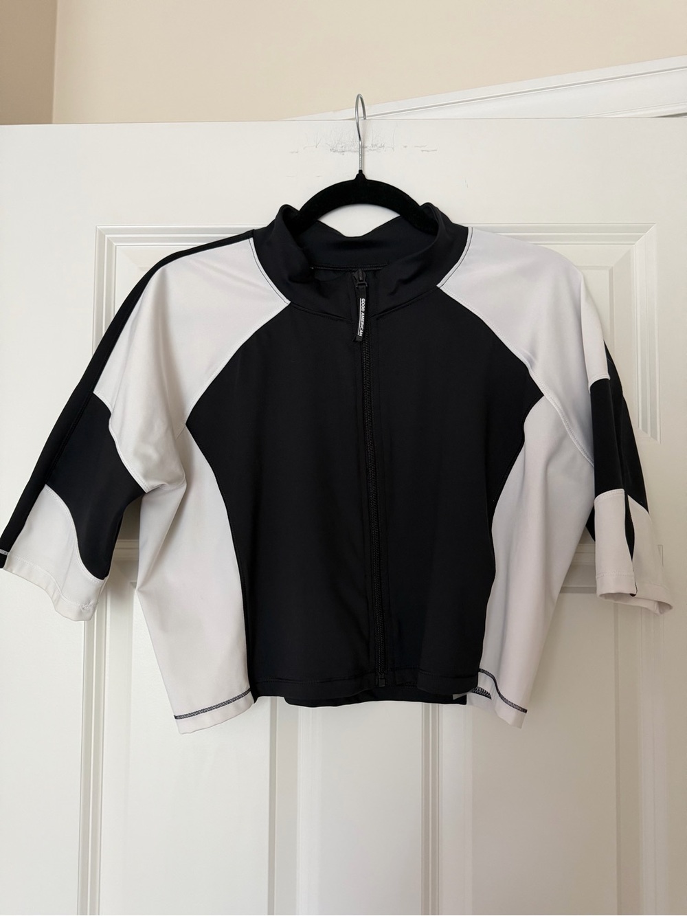 Good American Black & White Cropped Zip-Up Jacket- Size 6